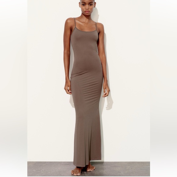 Zara Dresses & Skirts - ZARA POLYAMIDE DRESS